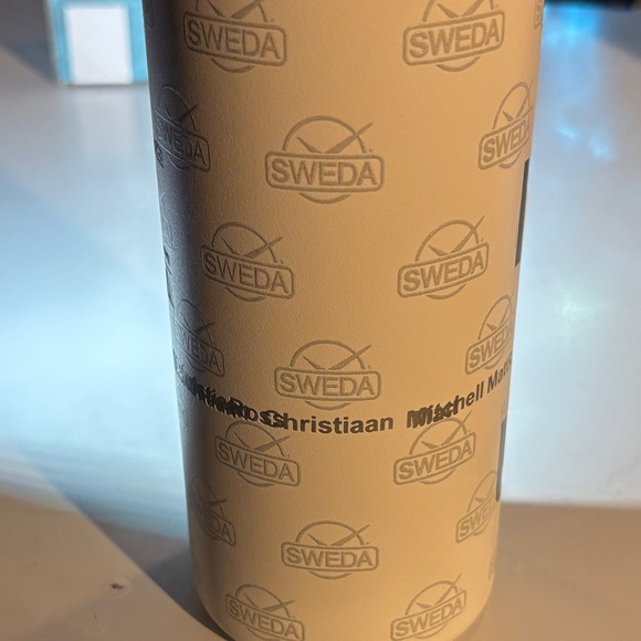 Tundra Stainless Steel Copper Water Bottle 20 oz White NWT - Picture 6 of 11